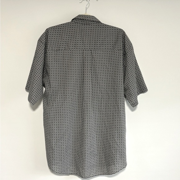 Vanheusen shortsleeved button down patterned shirt - Picture 2 of 4